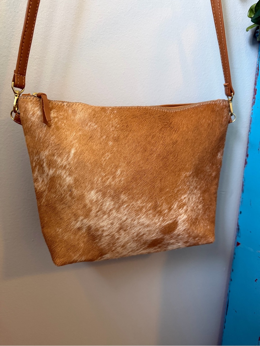 PRIMECUT Brown Cowhide Crossbody Purse Leather Shoulder Bag Handbag Western Boho
